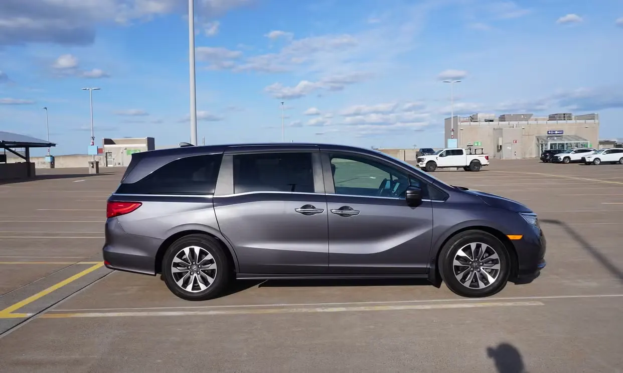 2022 Honda Odyssey EX-L Navi Auto — photo 3