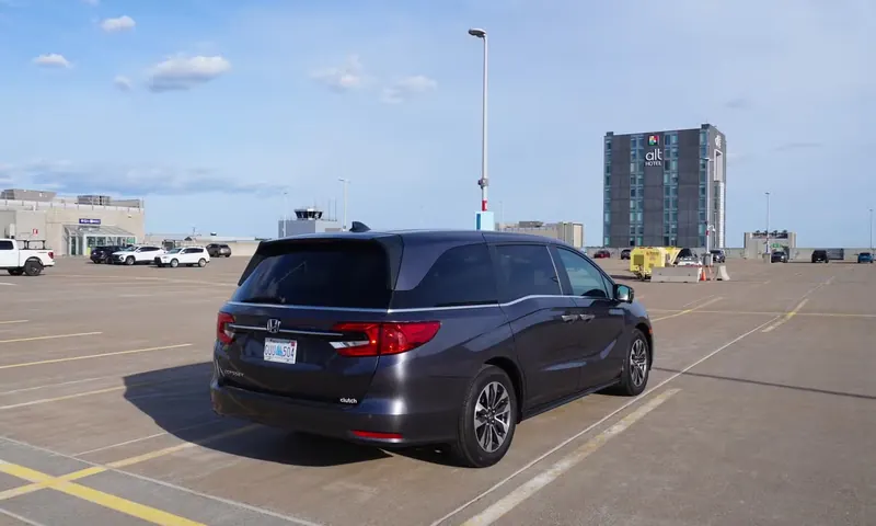 2022 Honda Odyssey EX-L Navi Auto — photo 4 of 17