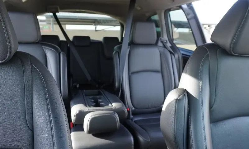 2022 Honda Odyssey EX-L Navi Auto — photo 13 of 17