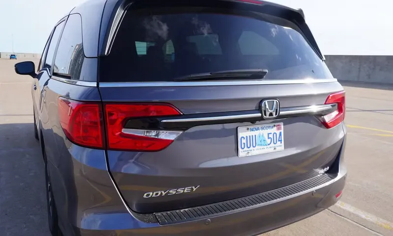 2022 Honda Odyssey EX-L Navi Auto — photo 5 of 17