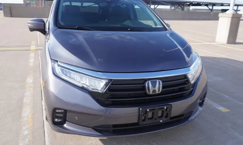 2022 Honda Odyssey EX-L Navi Auto — photo 2 of 17