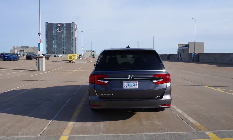 2022 Honda Odyssey EX-L Navi Auto — photo 6 of 17