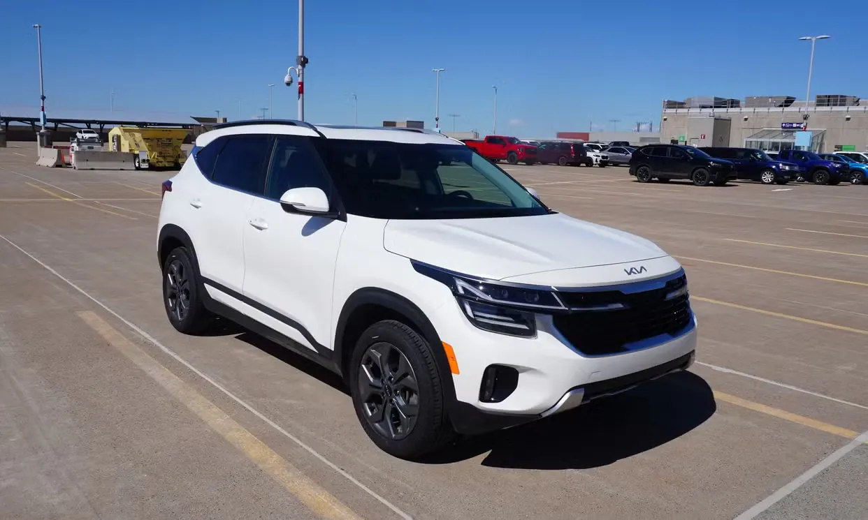 2025 Kia Seltos EX — photo 1