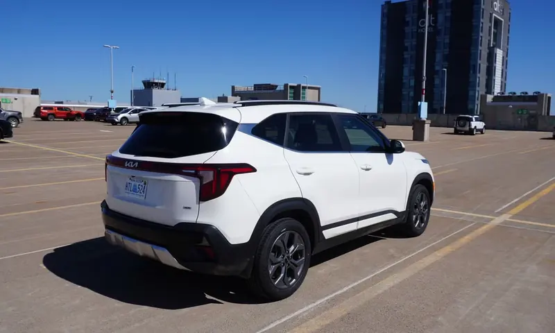 2025 Kia Seltos EX — photo 4 of 12