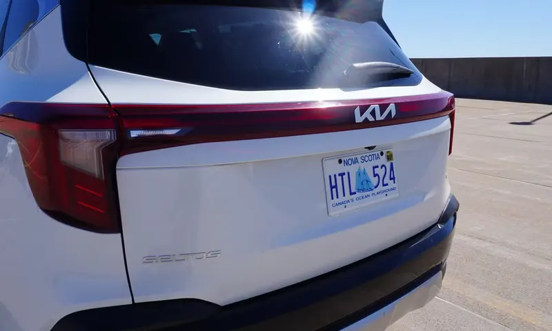 2025 Kia Seltos EX — photo 6 of 12