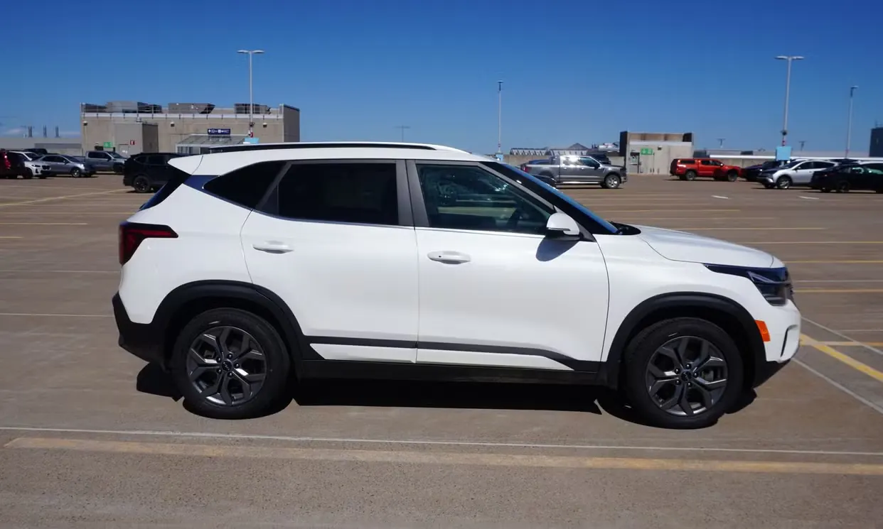 2025 Kia Seltos EX — photo 3