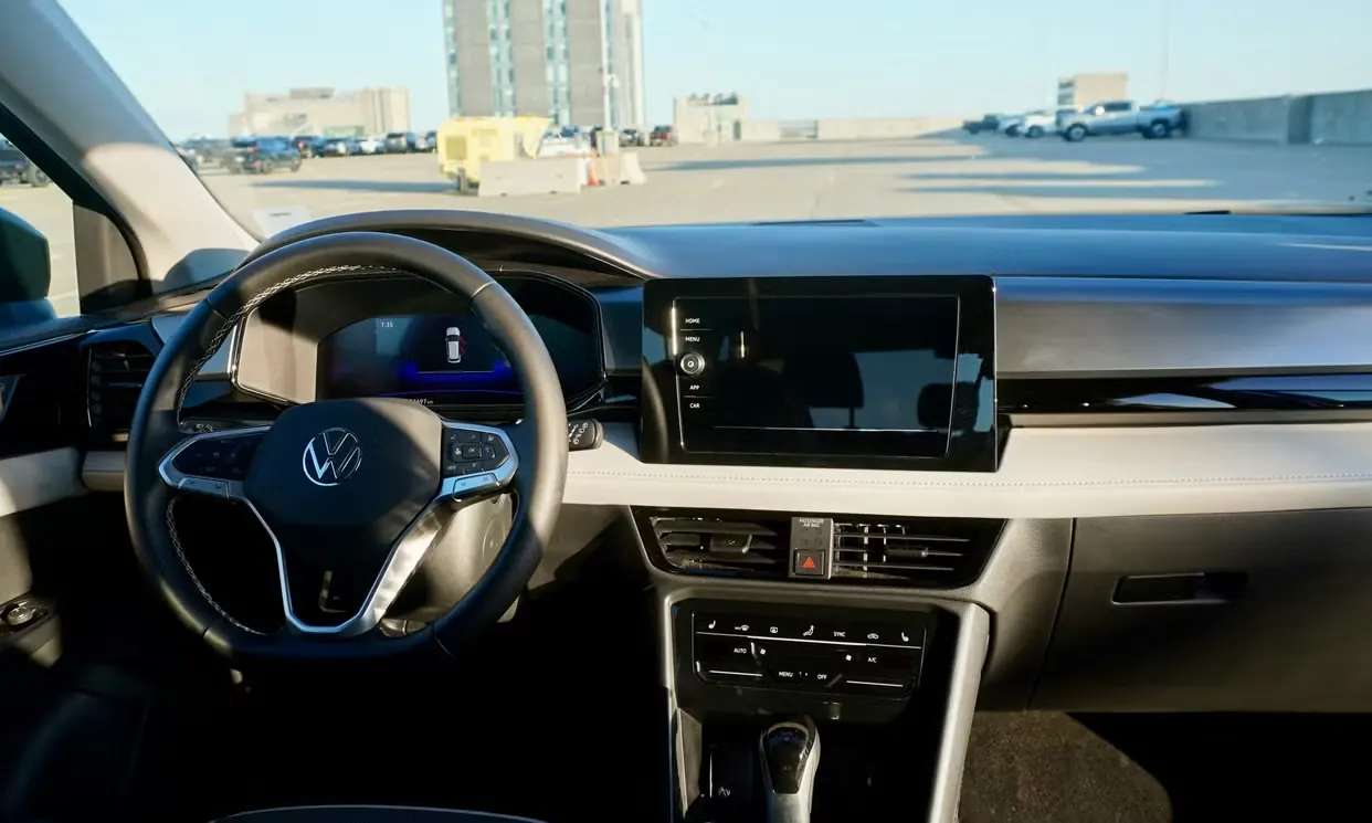 2025 Volkswagen Taos Trendline 4MOTION — photo 7
